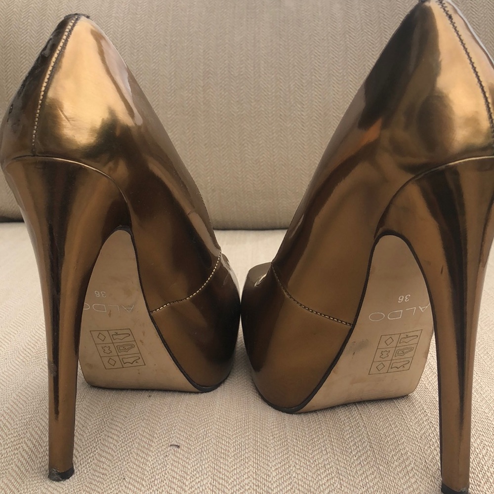 Heels - Picture 3 of 5